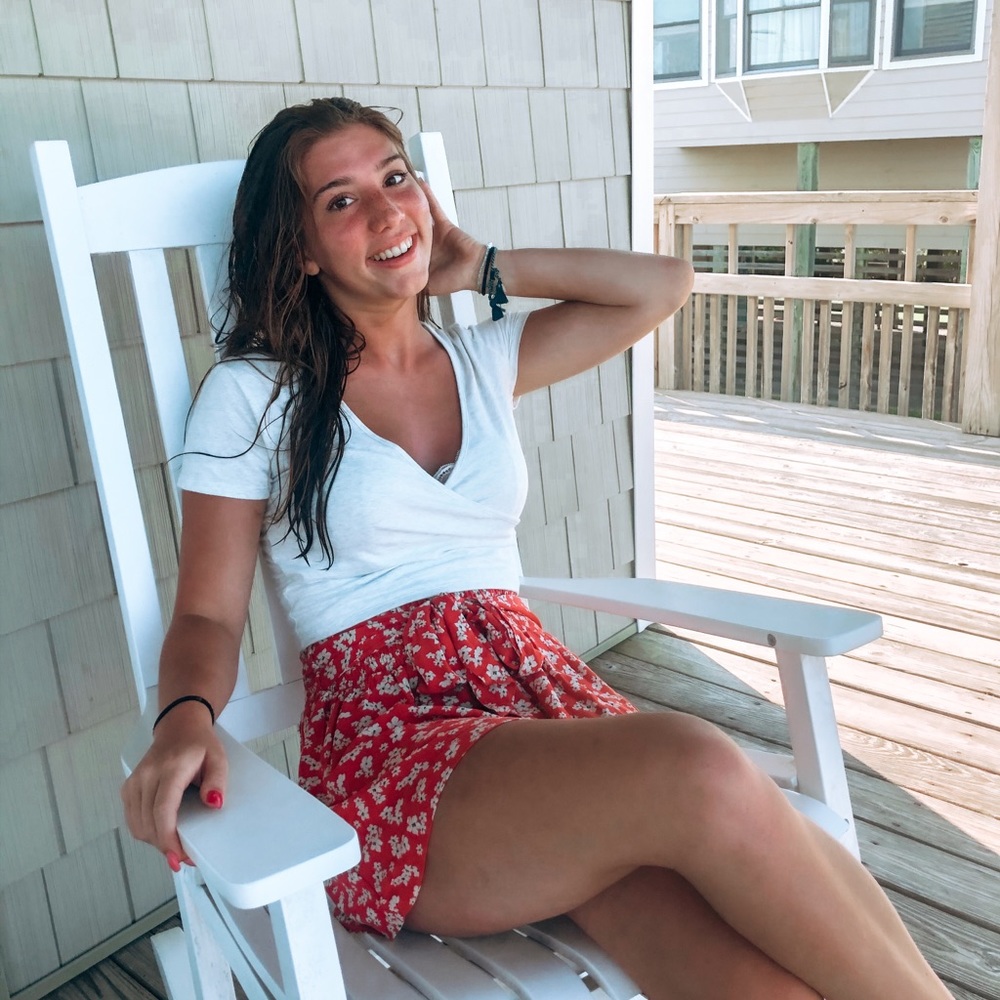 Meet your Posher, Delaney